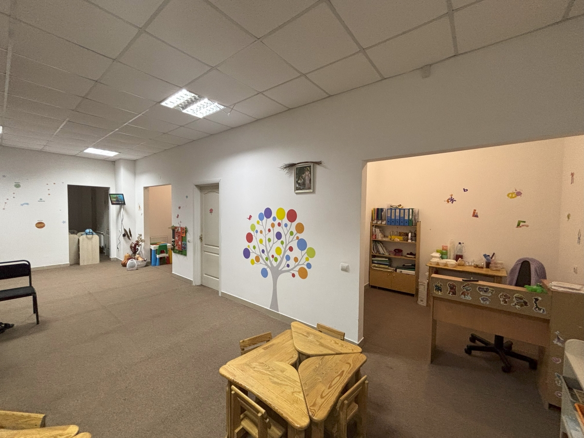 комерційне приміщення, Тернопіль, Бам, вул. Злуки