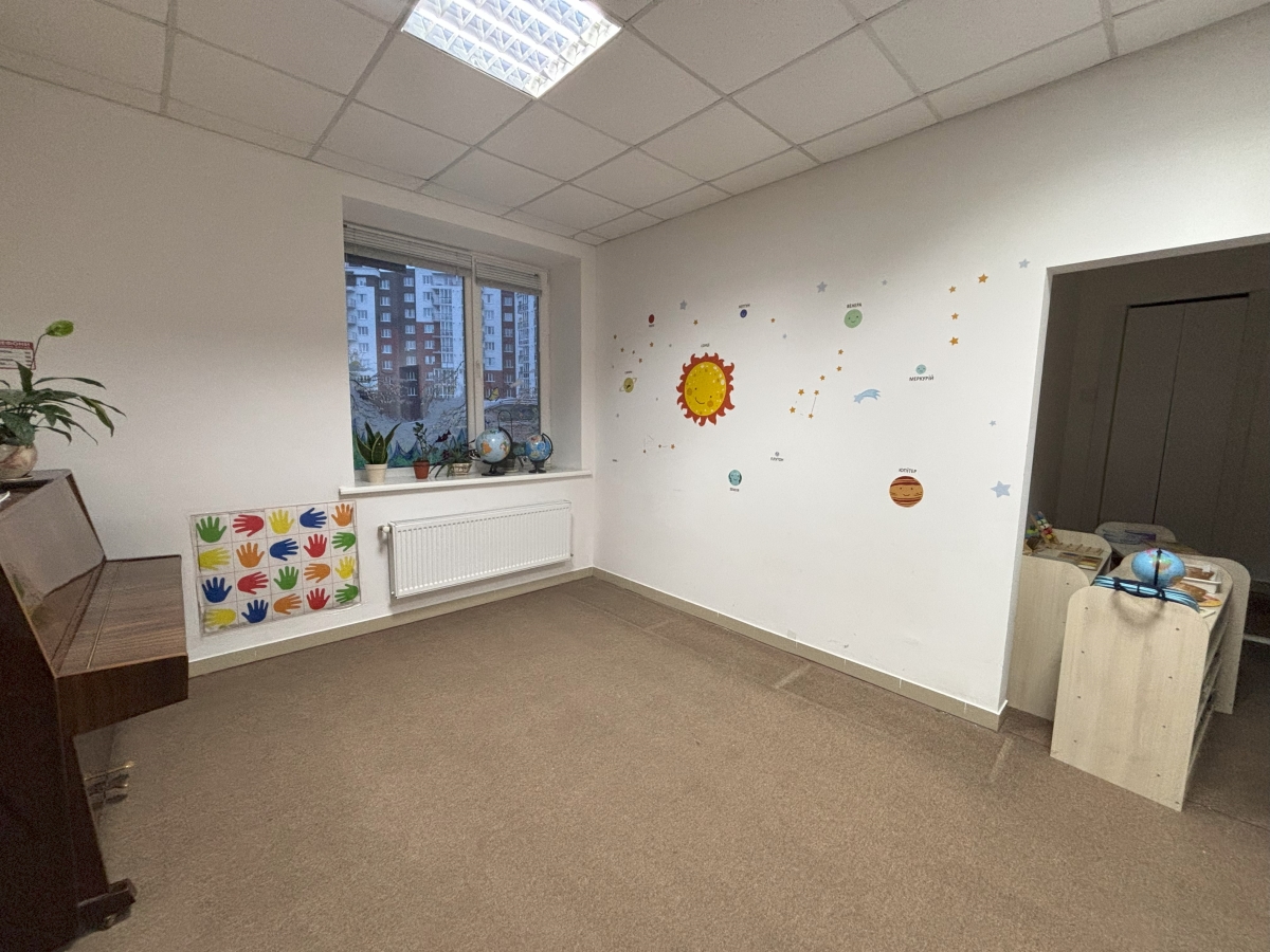 комерційне приміщення, Тернопіль, Бам, вул. Злуки