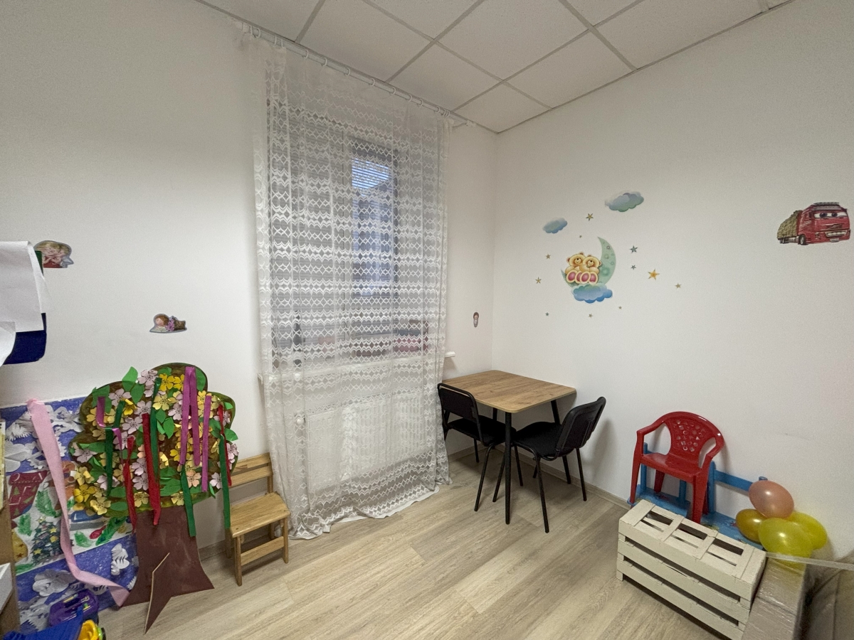 комерційне приміщення, Тернопіль, Бам, вул. Злуки