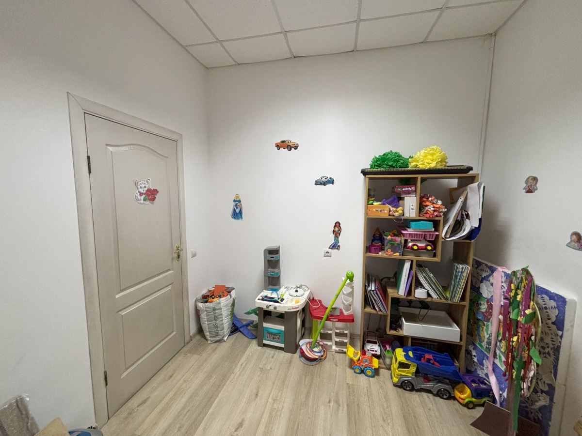 комерційне приміщення, Тернопіль, Бам, вул. Злуки