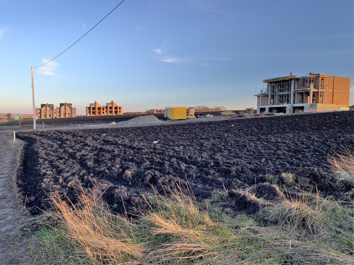 ділянка під забудову, Байківці