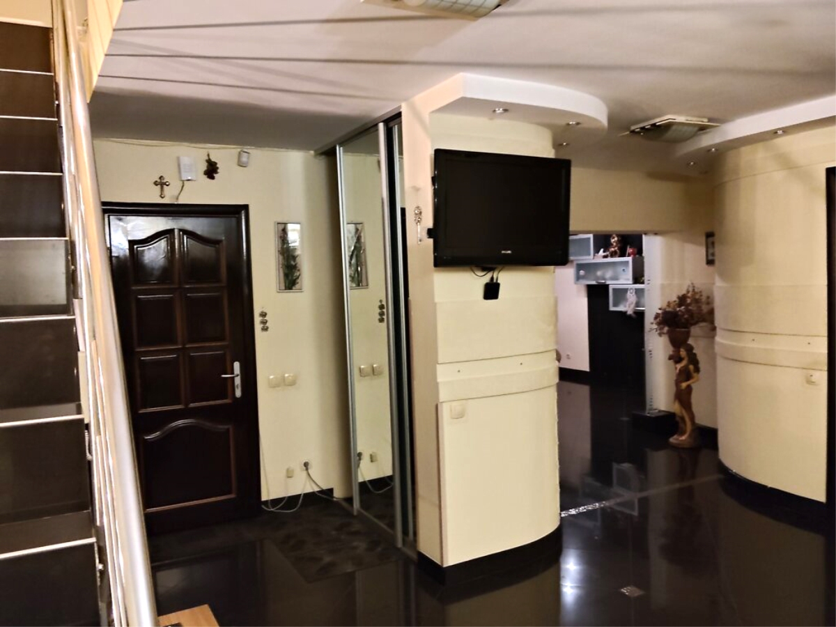 5-кім. квартира, Тернопіль, Старий парк, вул. Квітки Цісик (Ломоносова)