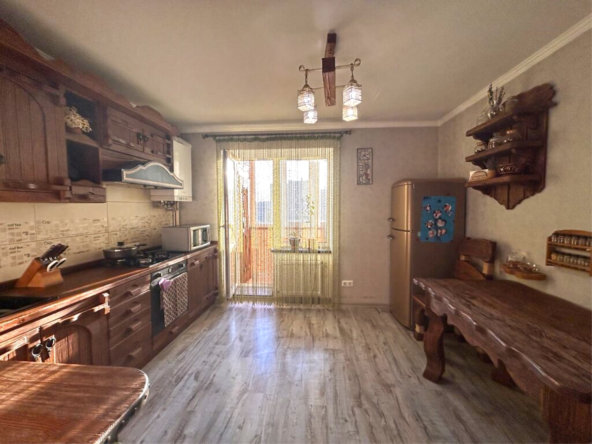 3-кім. квартира, Тернопіль, Канада, вул. Коновальця