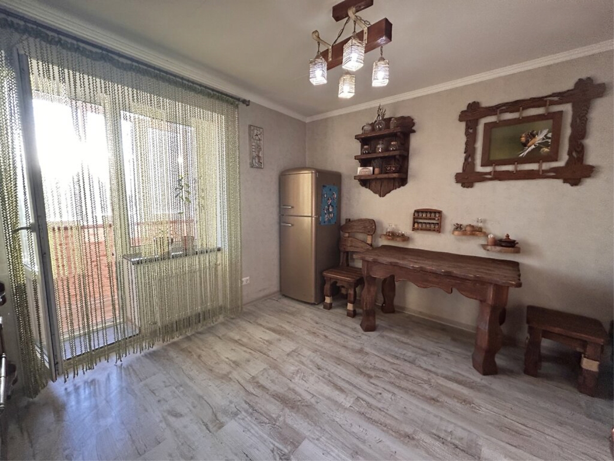 3-кім. квартира, Тернопіль, Канада, вул. Коновальця