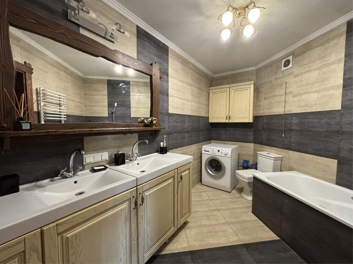 3-кім. квартира, Тернопіль, Канада, вул. Коновальця