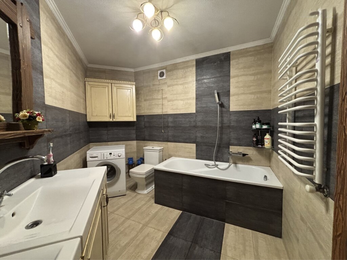 3-кім. квартира, Тернопіль, Канада, вул. Коновальця