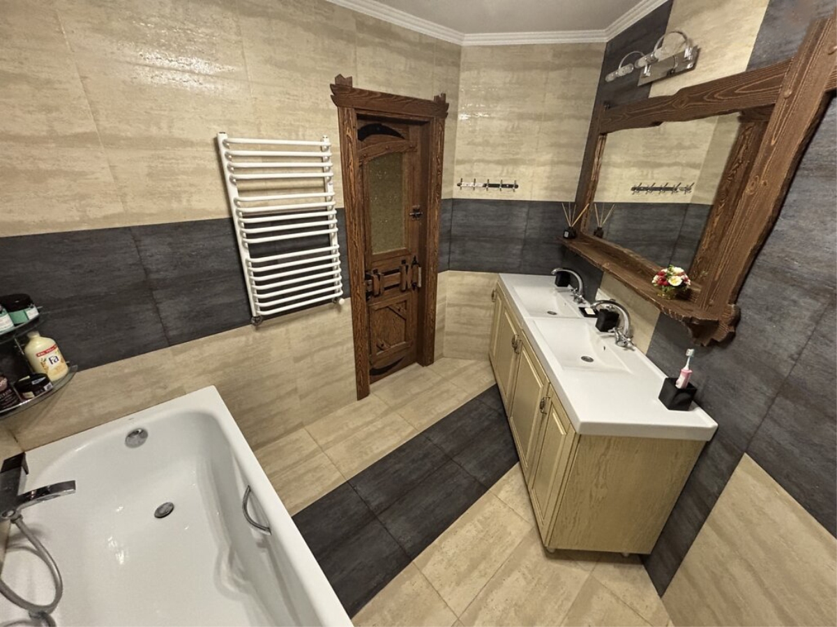 3-кім. квартира, Тернопіль, Канада, вул. Коновальця