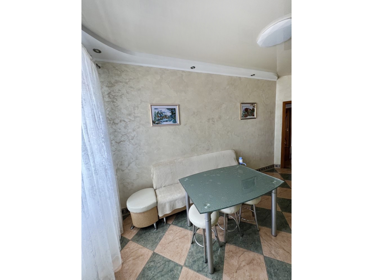 3-кім. квартира, Тернопіль, Канада, вул. Коновальця