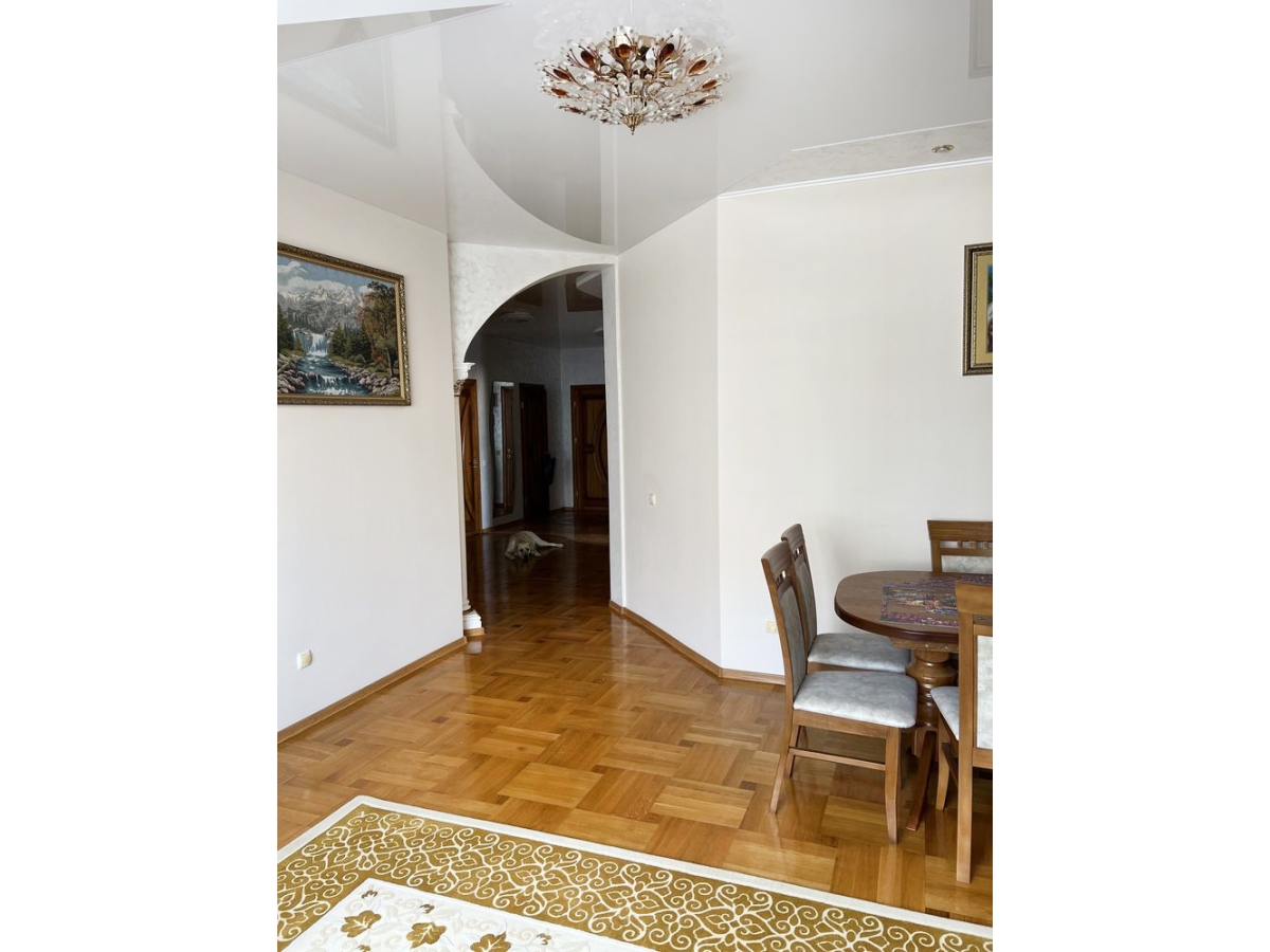 3-кім. квартира, Тернопіль, Канада, вул. Коновальця