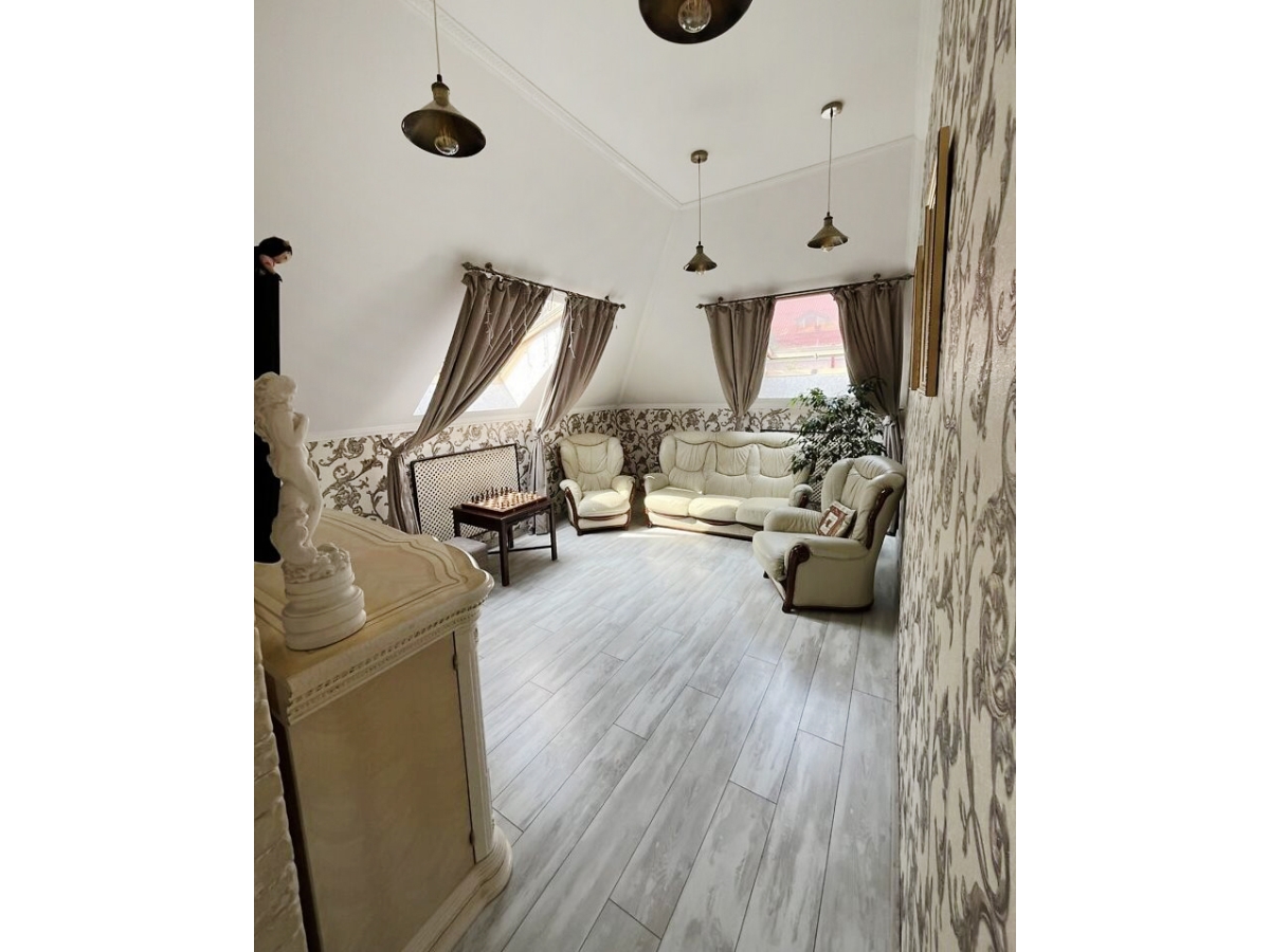 3-кім. квартира, Тернопіль, Центр, вул. Острозького