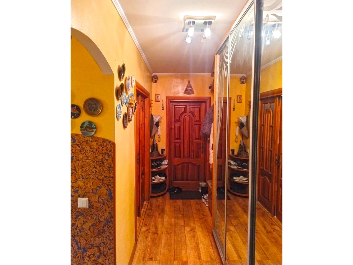 3-кім. квартира, Тернопіль, Канада, вул. Коновальця