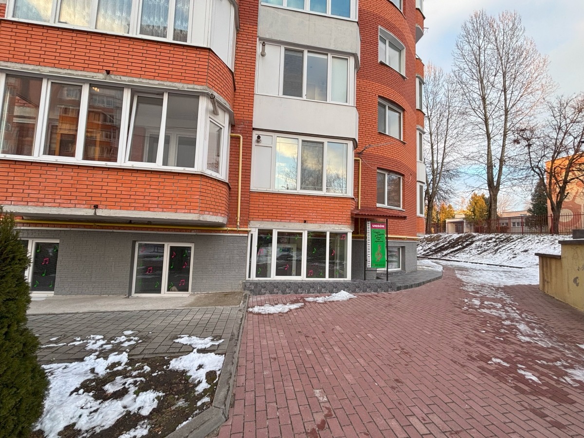 комерційне приміщення, Тернопіль, Бам, вул. Злуки