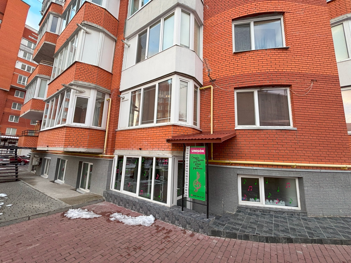 комерційне приміщення, Тернопіль, Бам, вул. Злуки