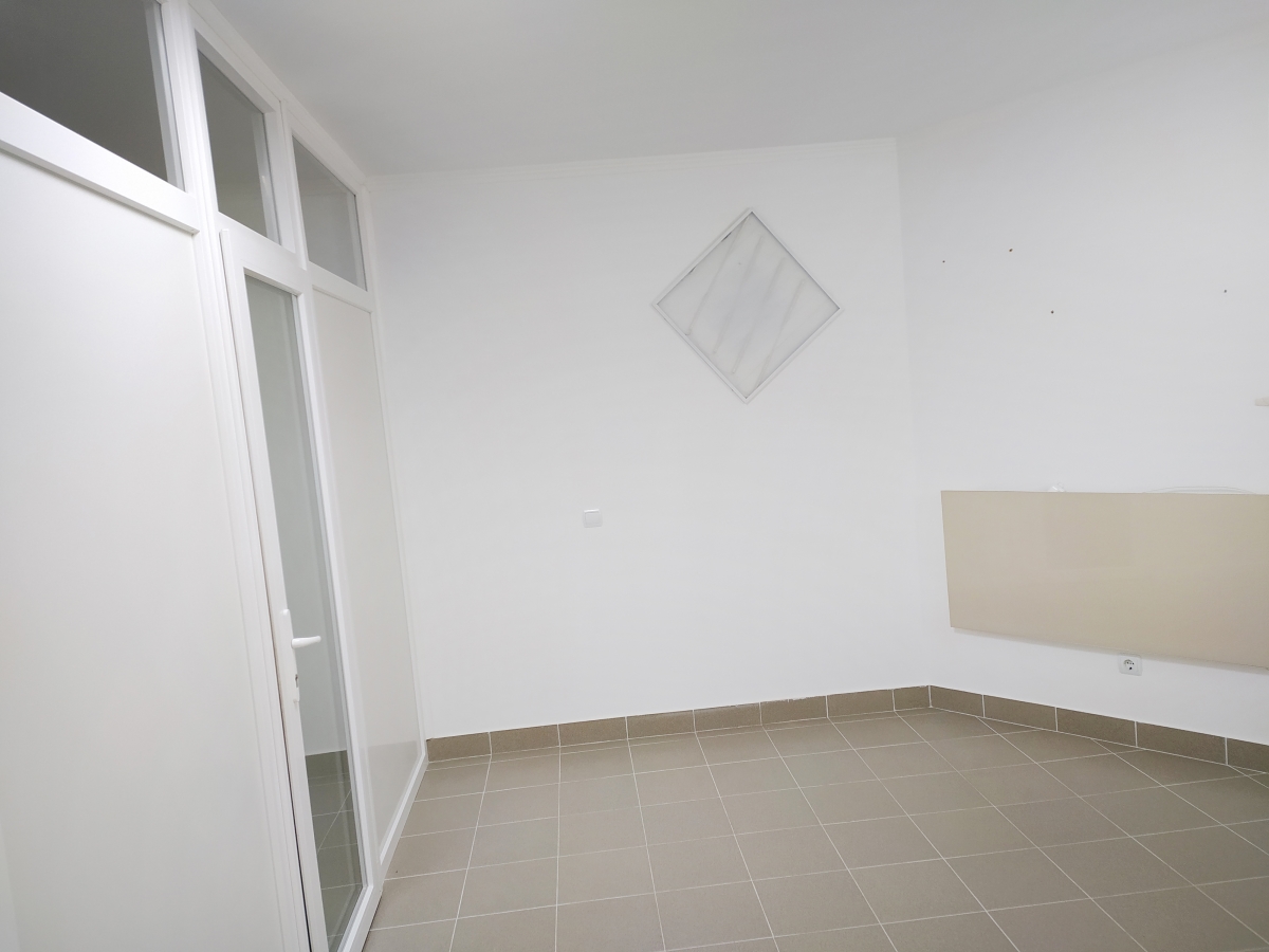 комерційне приміщення, Тернопіль, Бам, вул. Злуки