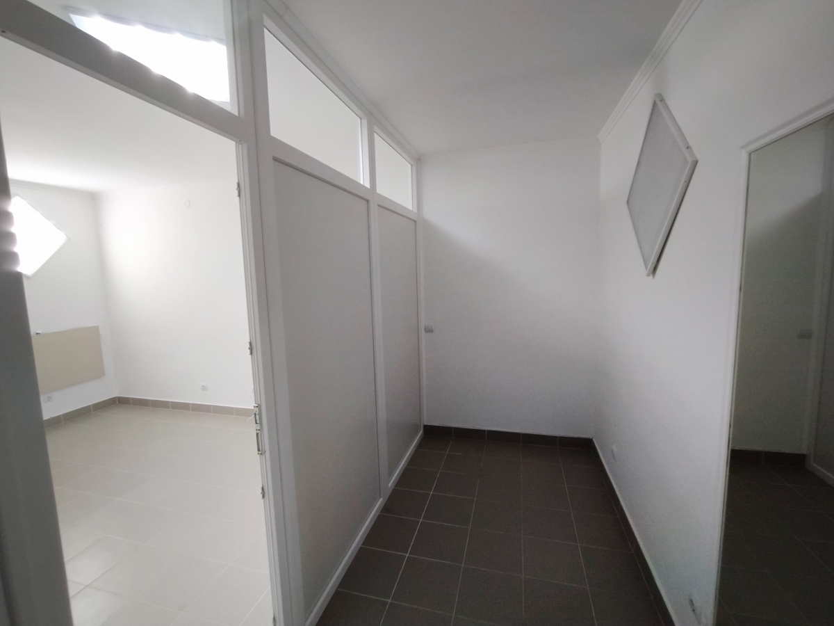 комерційне приміщення, Тернопіль, Бам, вул. Злуки