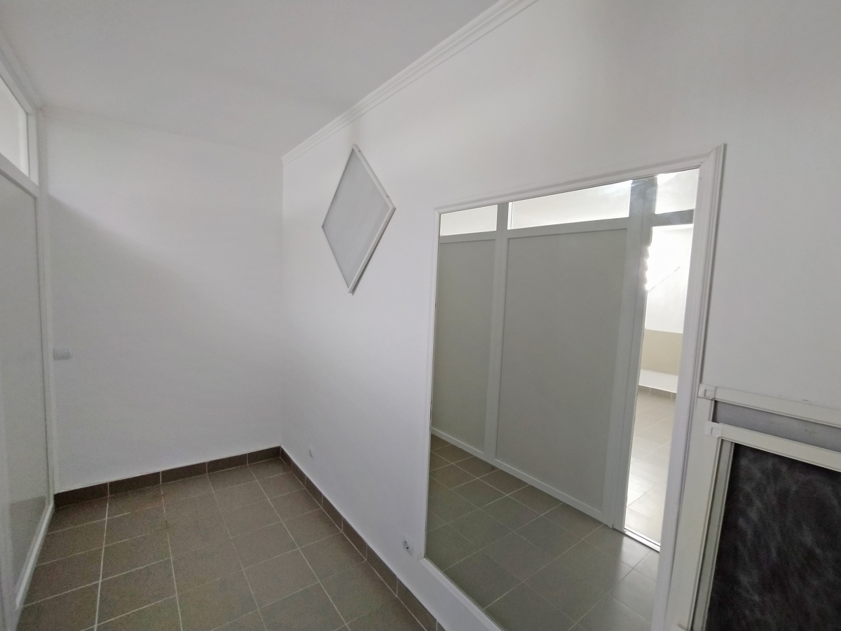 комерційне приміщення, Тернопіль, Бам, вул. Злуки