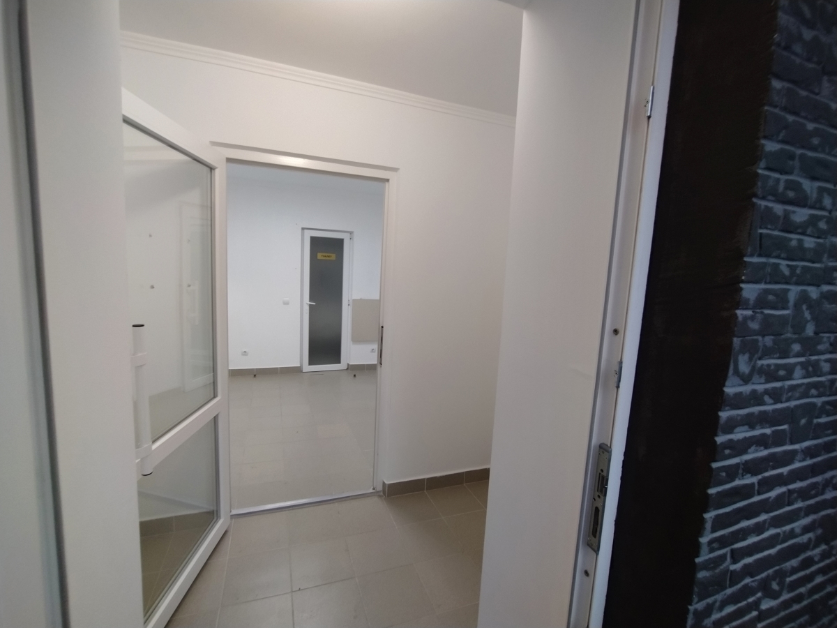 комерційне приміщення, Тернопіль, Бам, вул. Злуки